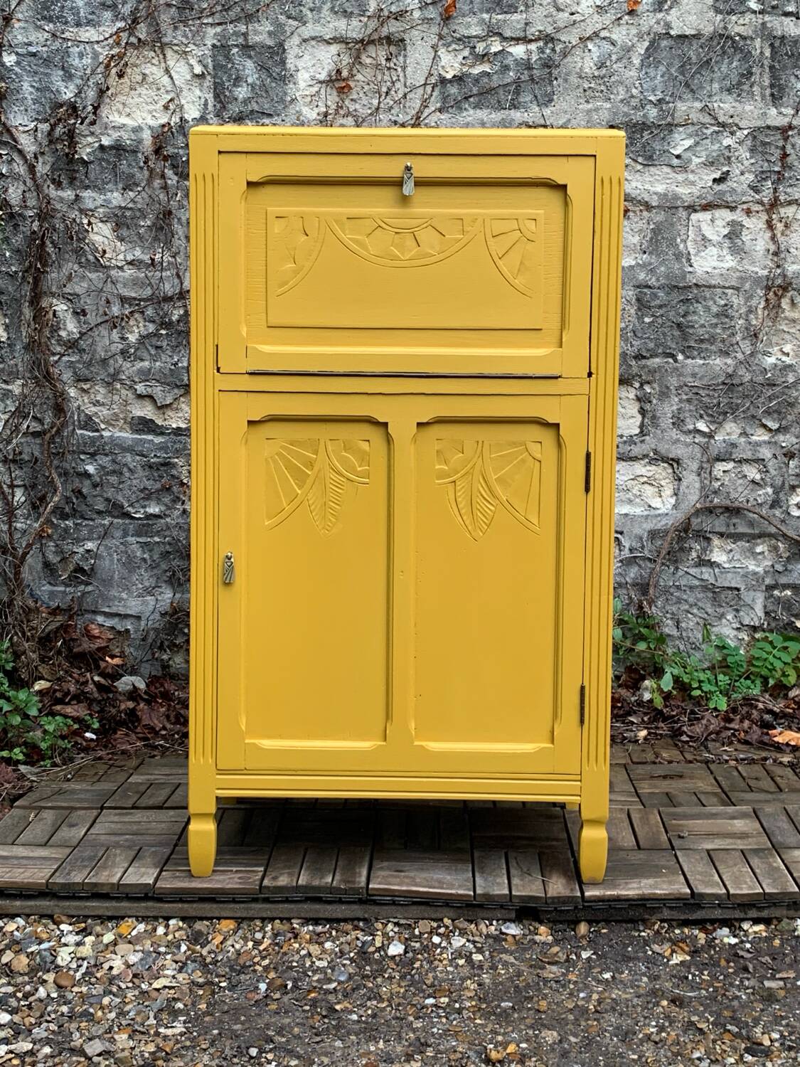 Parisian art deco buffet in yellow ochre