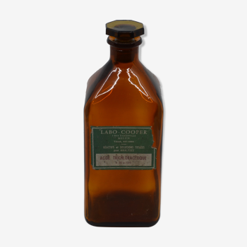 Amber pharmacy bottle