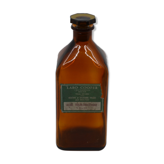 Amber pharmacy bottle