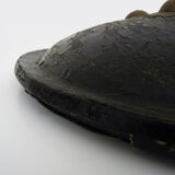 Bouclier Ottoman en bois, cuir laqué noir et bronze. XIXème siècle