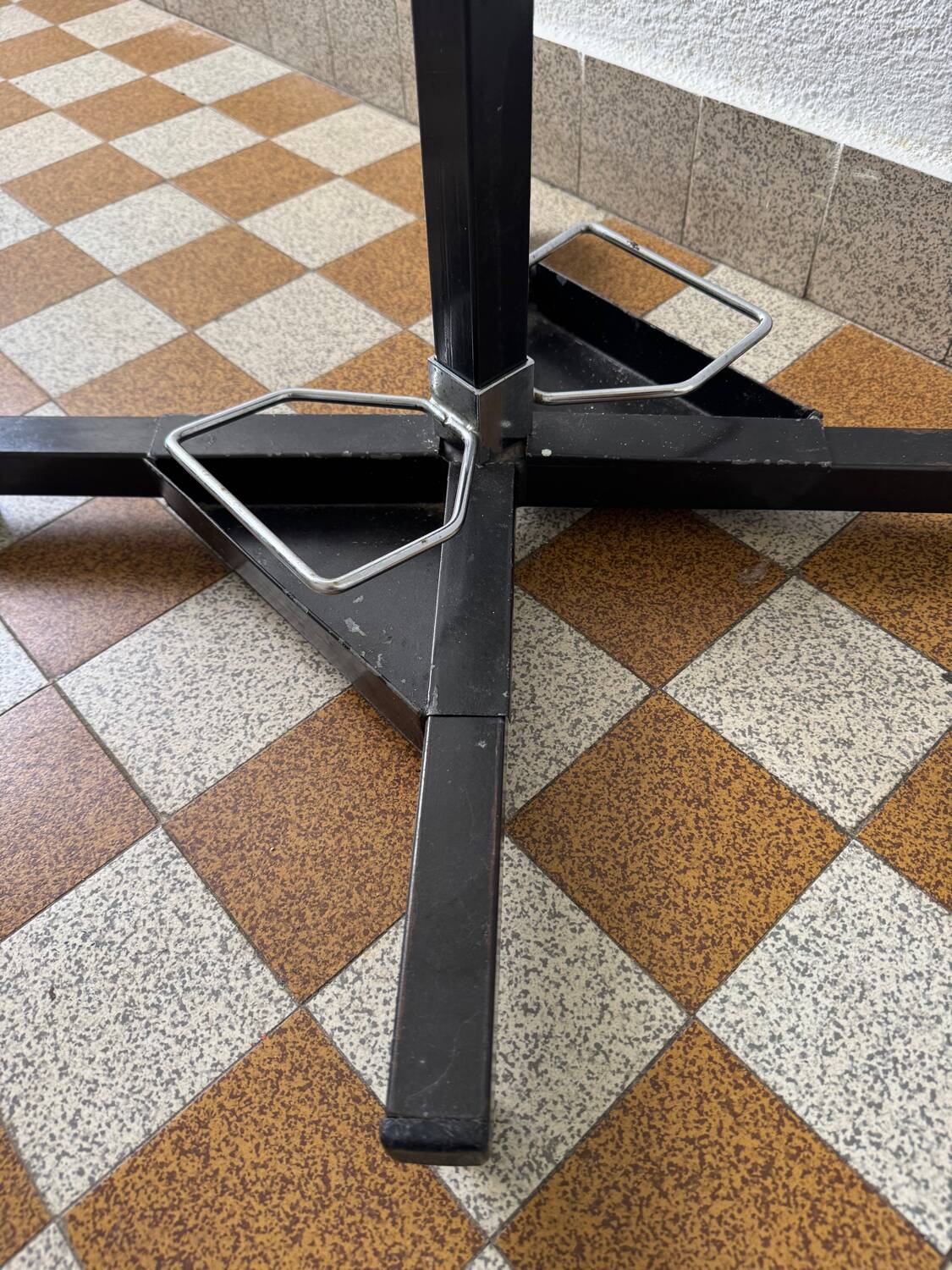 Coat rack/parrot cloakroom 70s