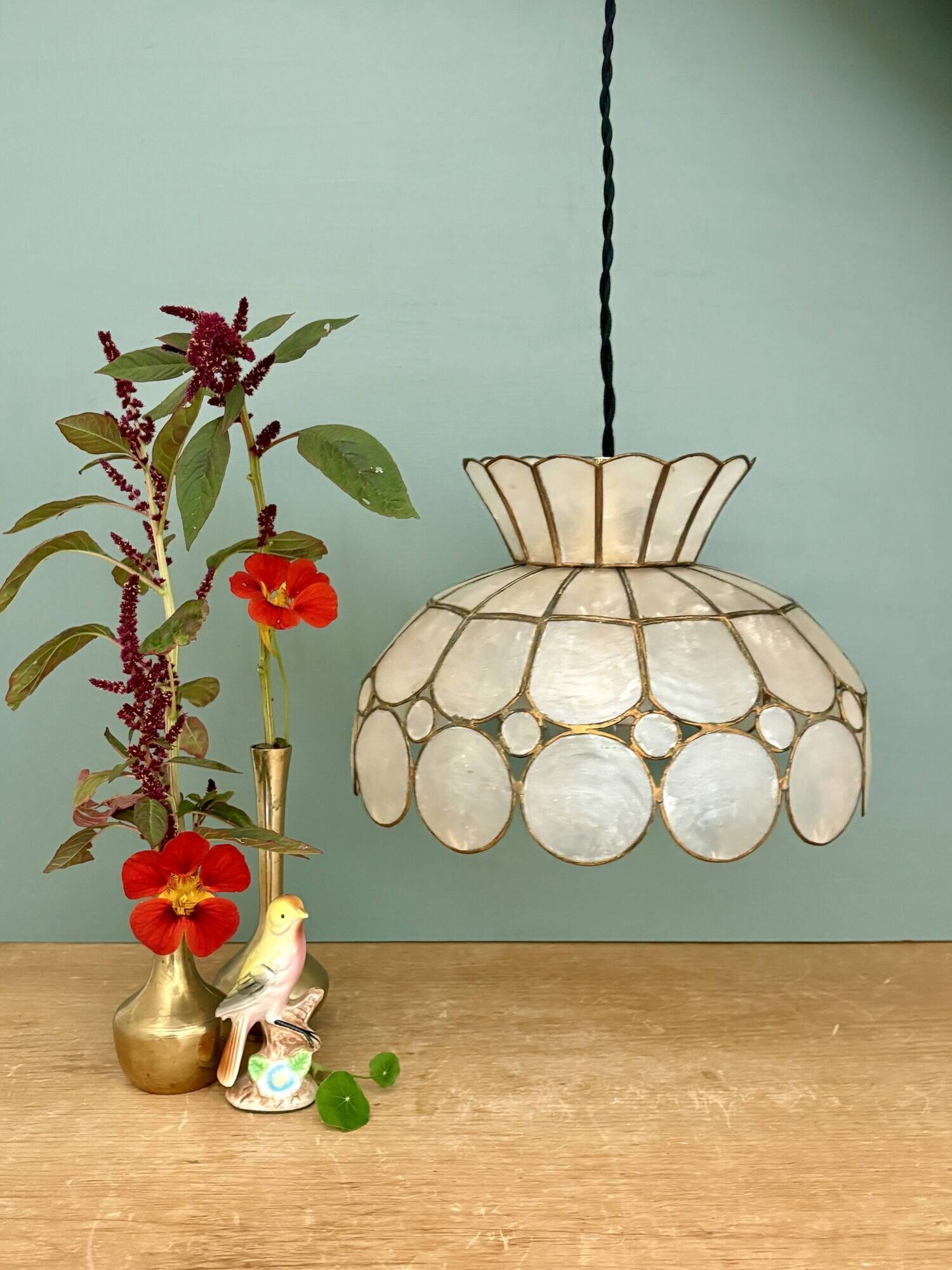 Vintage pearl pendant light