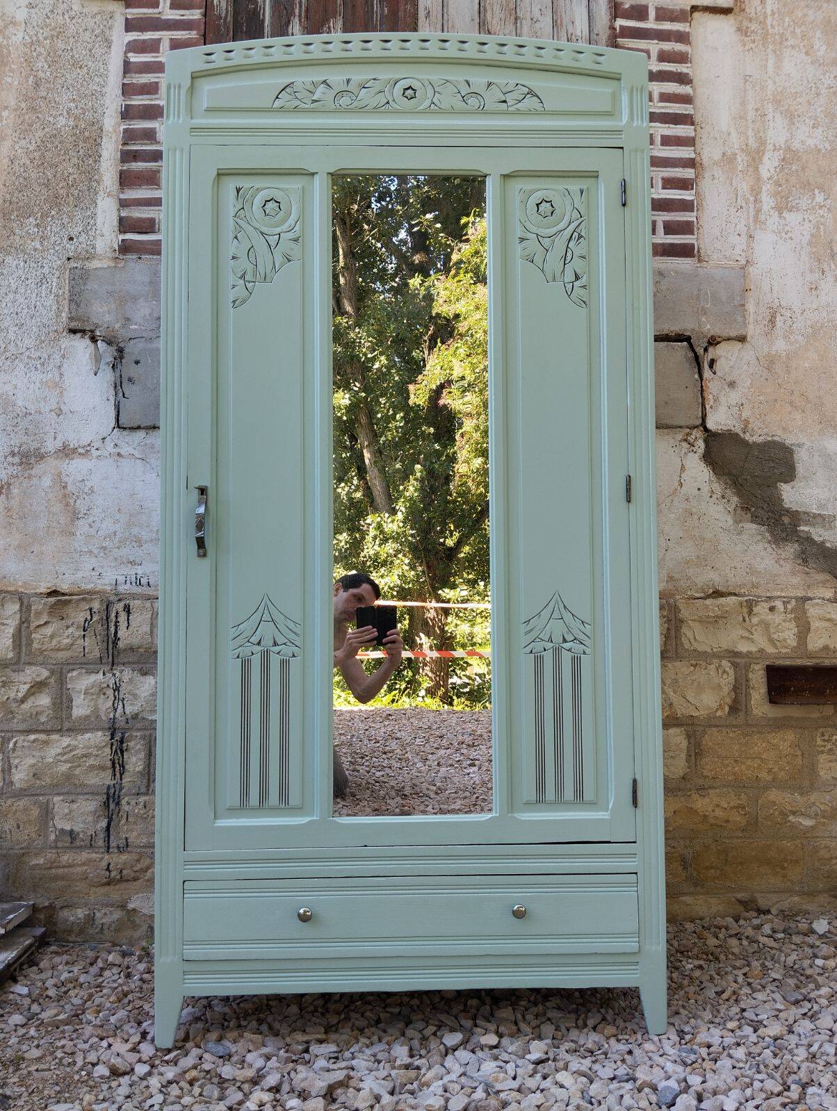 Parisian wardrobe from the 1930s