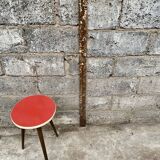 Tabouret formica triangular healing small red coffee table vintage tripod door plant