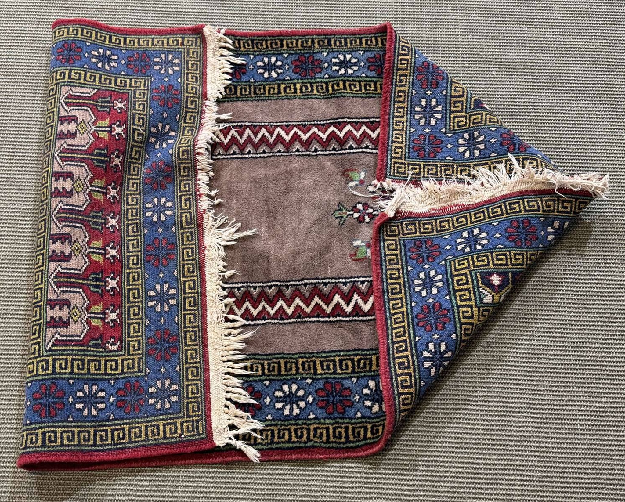 Handmade wool Iranian carpet - 1.26m x 0.75m