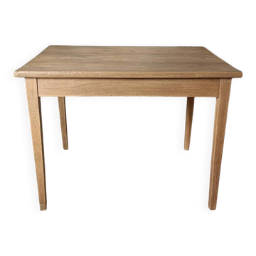 Farm table