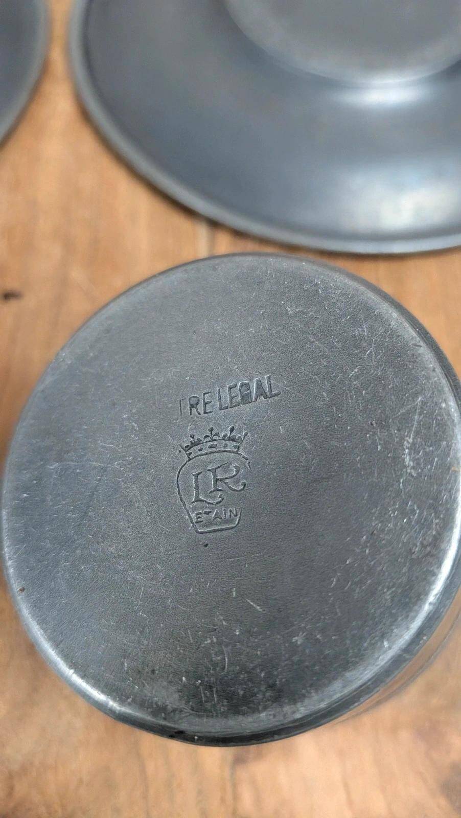 Tin lot – teapot, milk jug & duo of cups/saucers