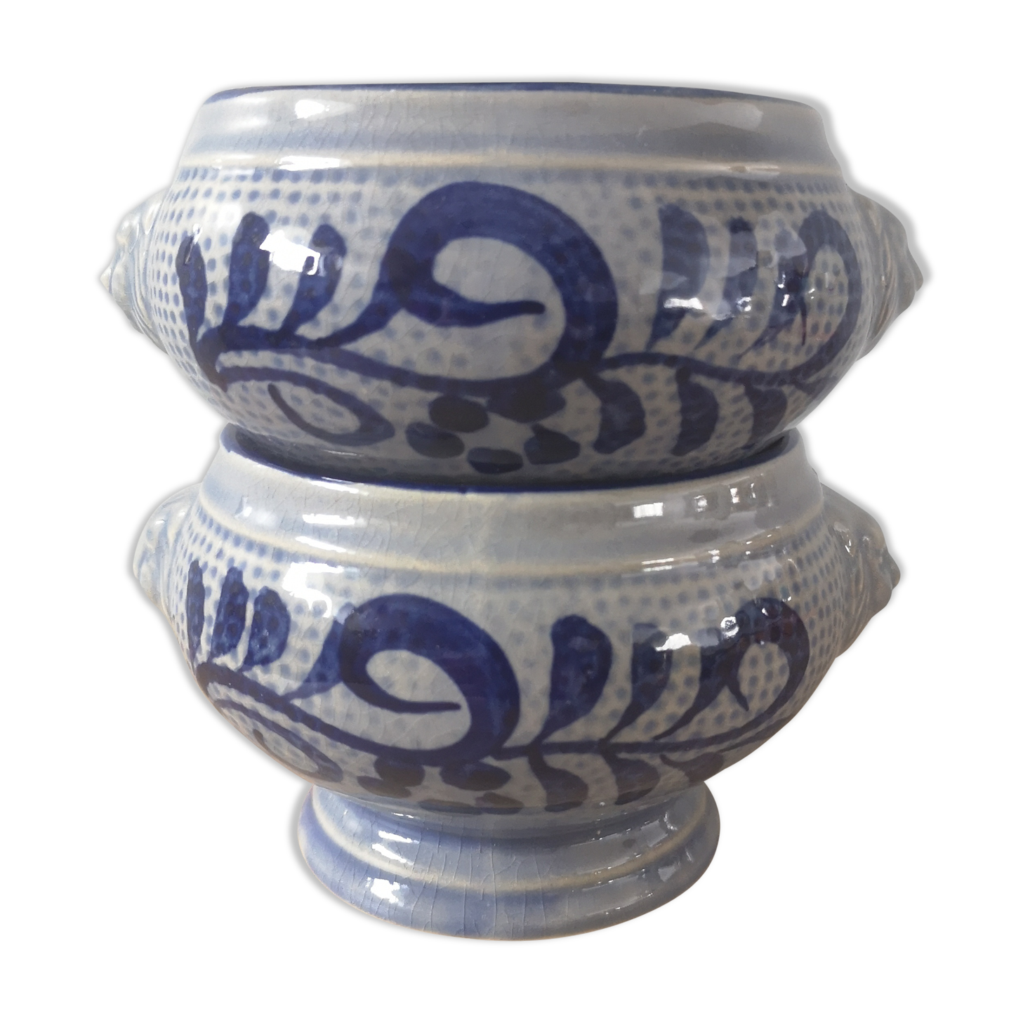 Lot bowls Alsatian lion head