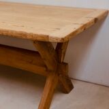 Table en pin de pays