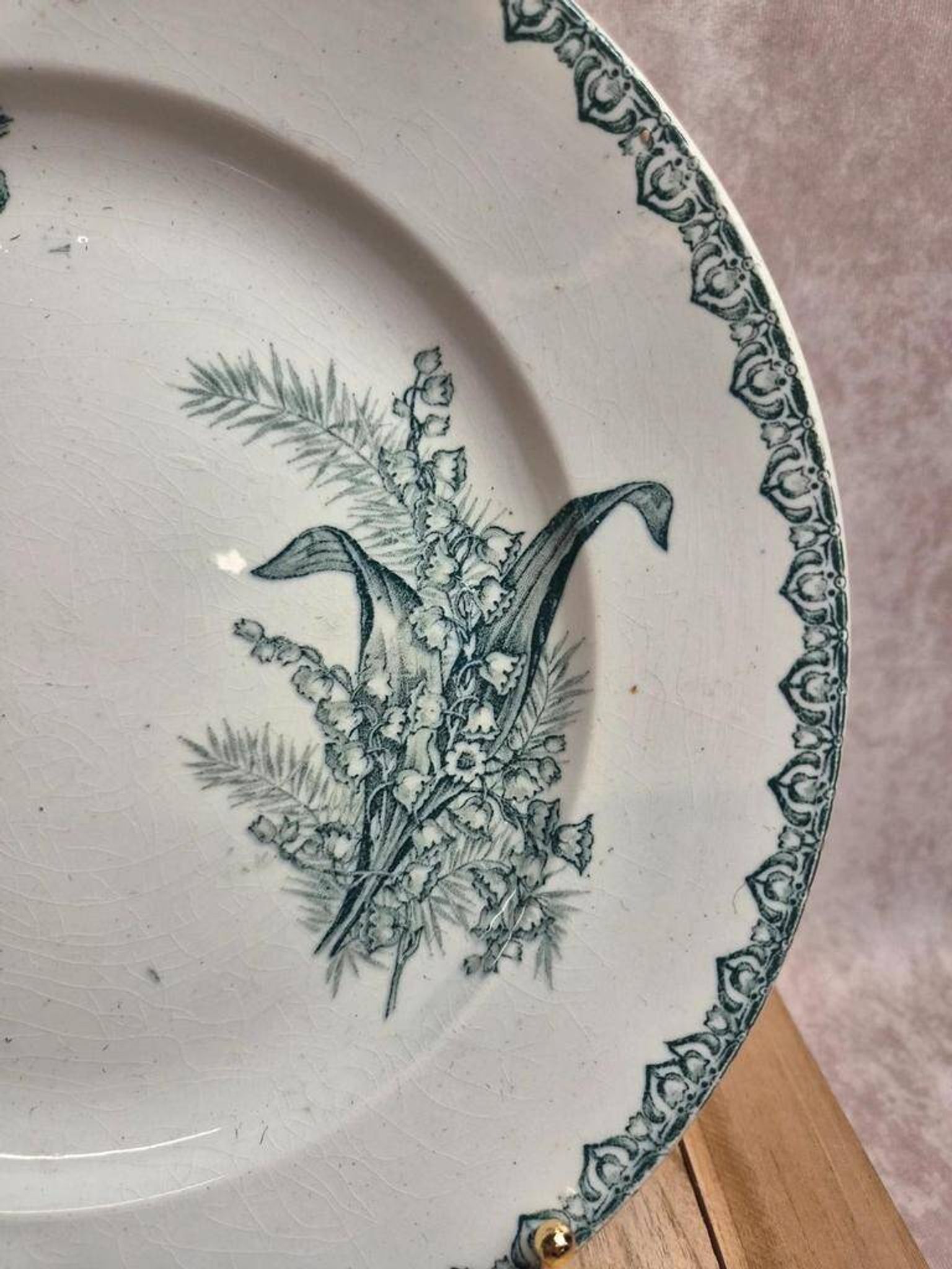 Large round antique ironstone plate, Saint-Amandinoise – Model Lily of the Valley