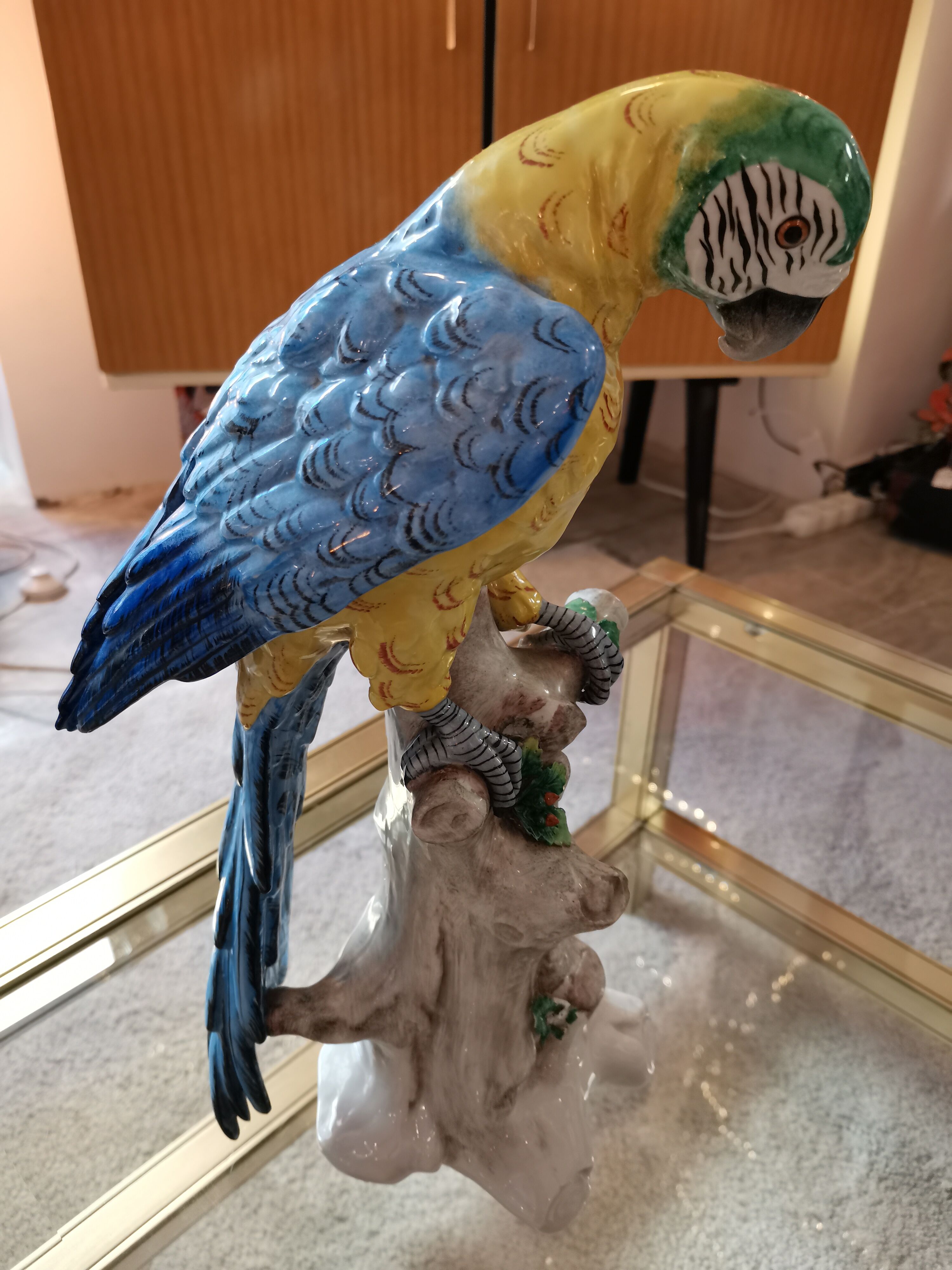 Porcelain macaw