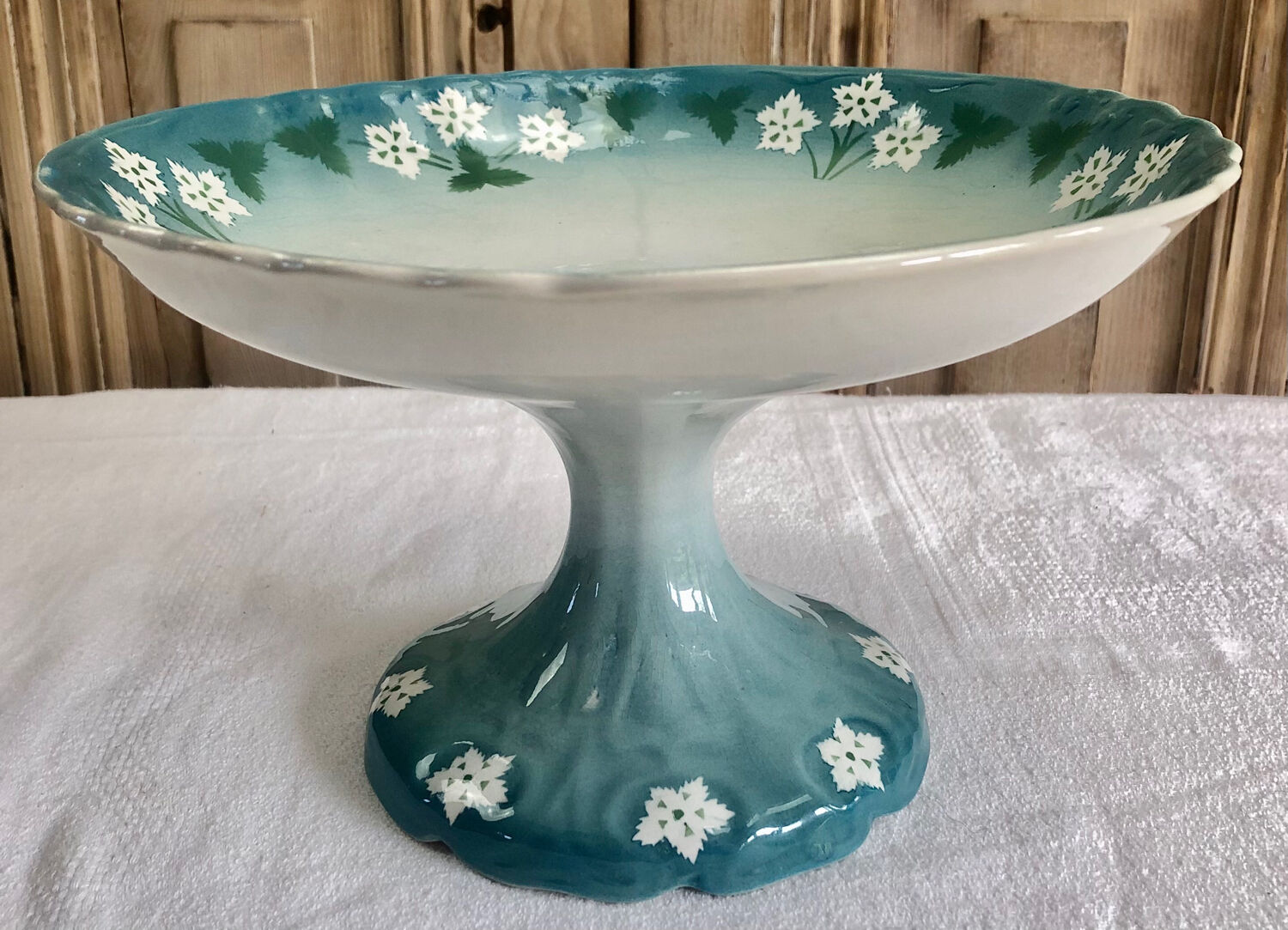 Sarreguemines earthenware fruit bowl and compote bowl, 19th century