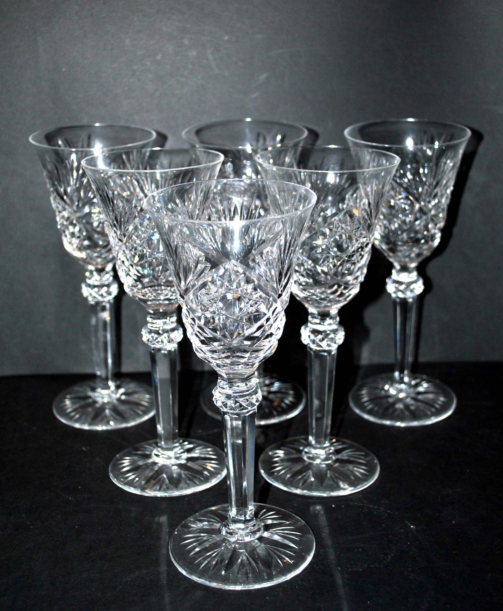 Series of 6 wine glasses in diamond cut crystal Lemberg or Saint-Louis 18cm