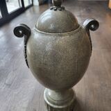 Paire de vases avec couvercle