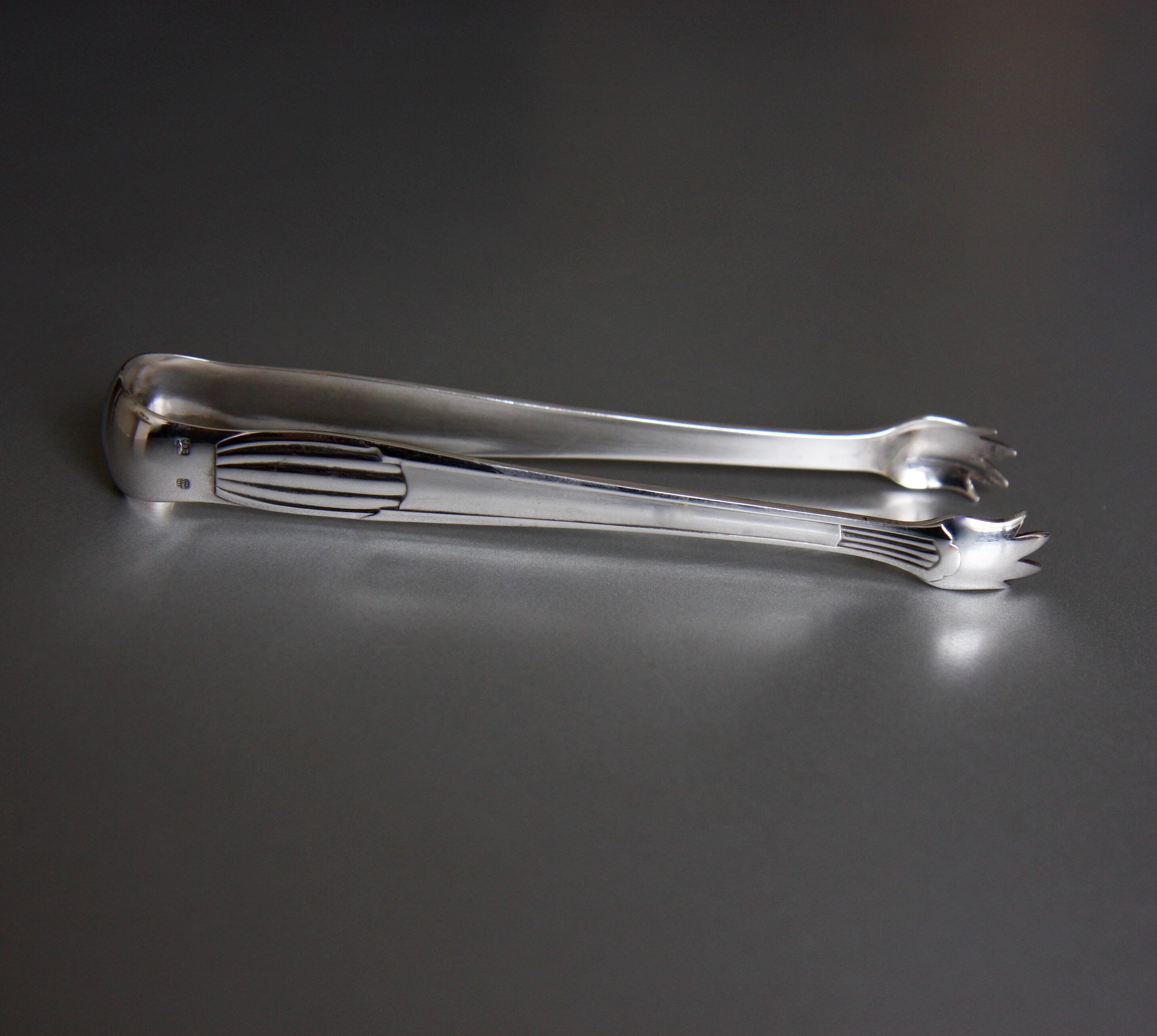 Art Deco-style silver metal sugar pinch 1930