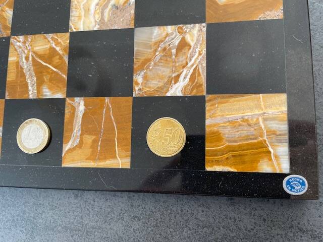 Mexican handcrafted chessboard. Made of stone. Mint condition. 40x40x1.4 cm. 6.5 kg.