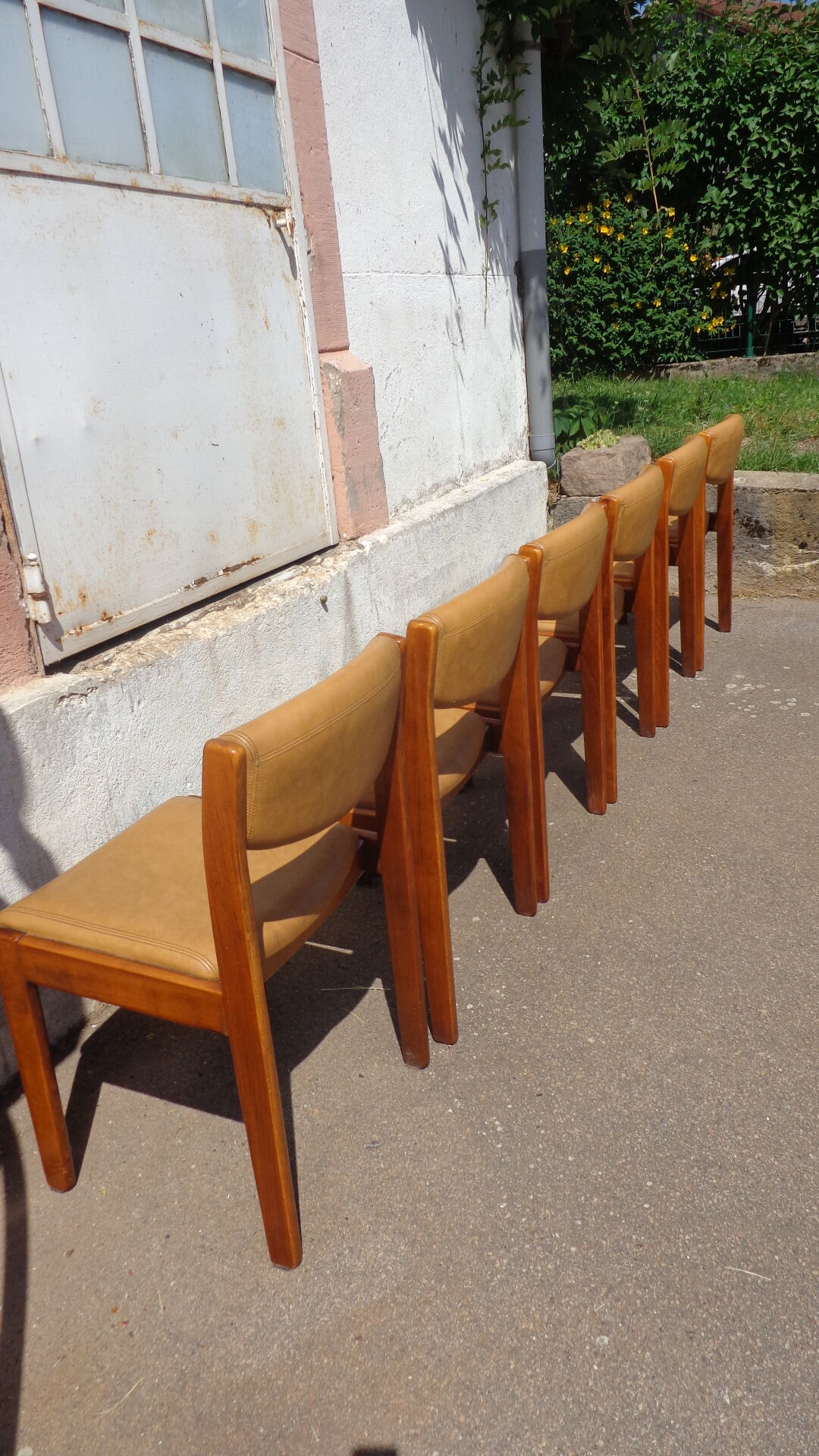 Baumann table and 6 chairs