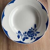 Set of 4 mismatched soup plates