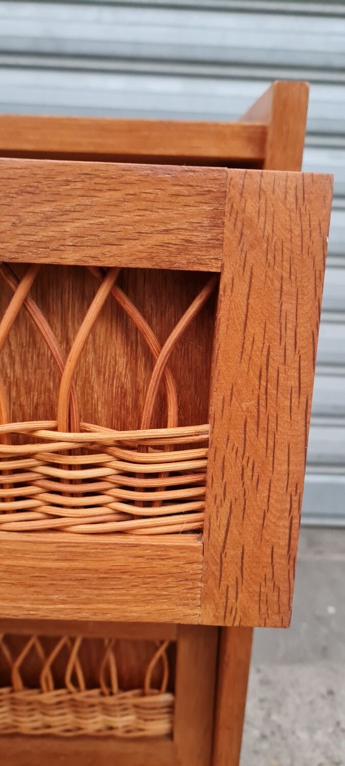 Commode vintage pied compas et rotin