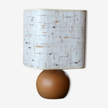 Lampe "boule" en bois blond, abat jour en tissu, années 70