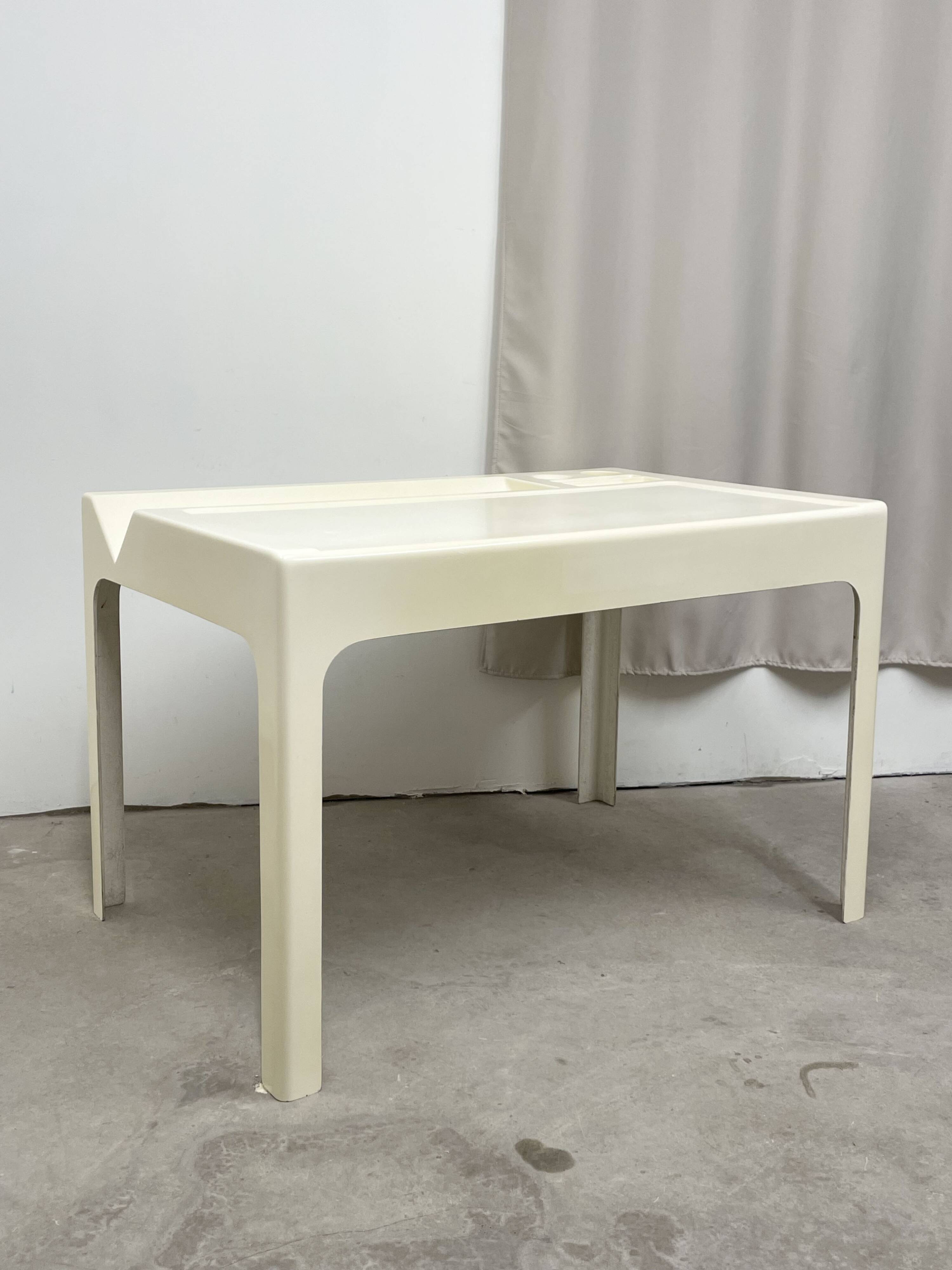 Bureau Ozoo blanc, Marc Berthier, 1968