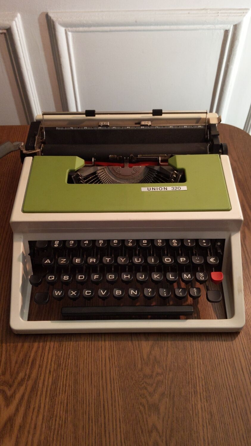 Union 320 typewriter