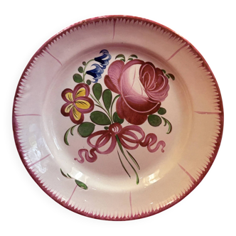 Eastern Faience Plate from St Clément Les Islettes, flowers..Ø 22.5 cm