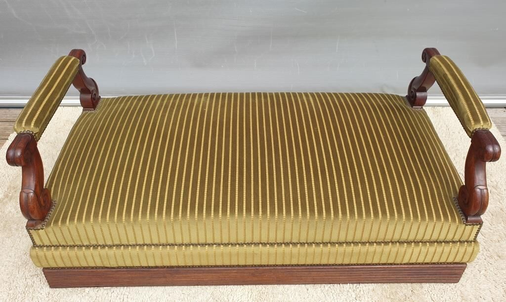 Sofa terminal velvet style Restoration