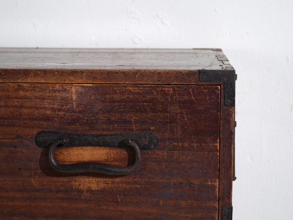 Old chest of drawers with small door – Meiji / Taishō period (c.1868-1926) #33