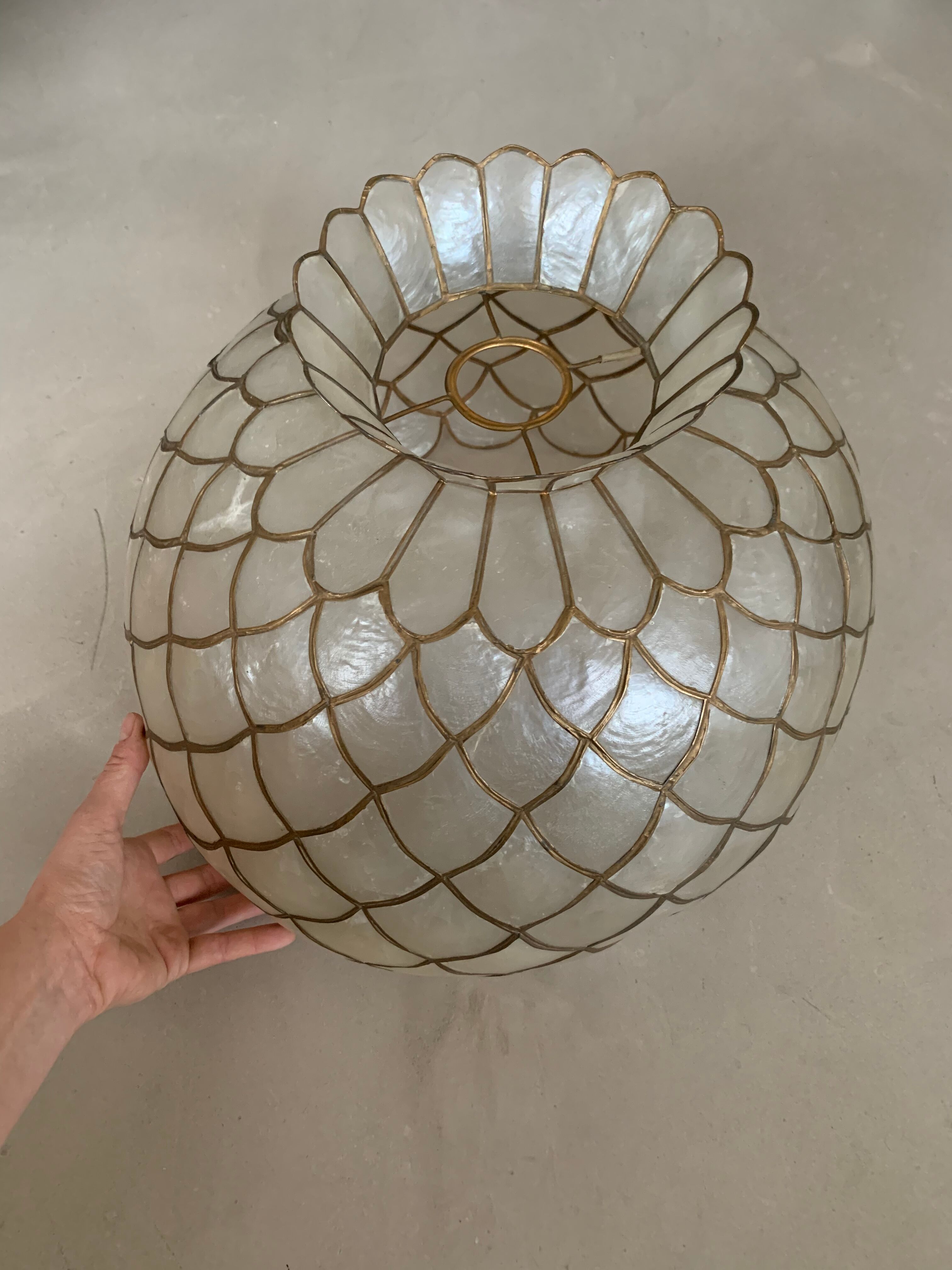 Suspension in mother-of-pearl and vintage brass