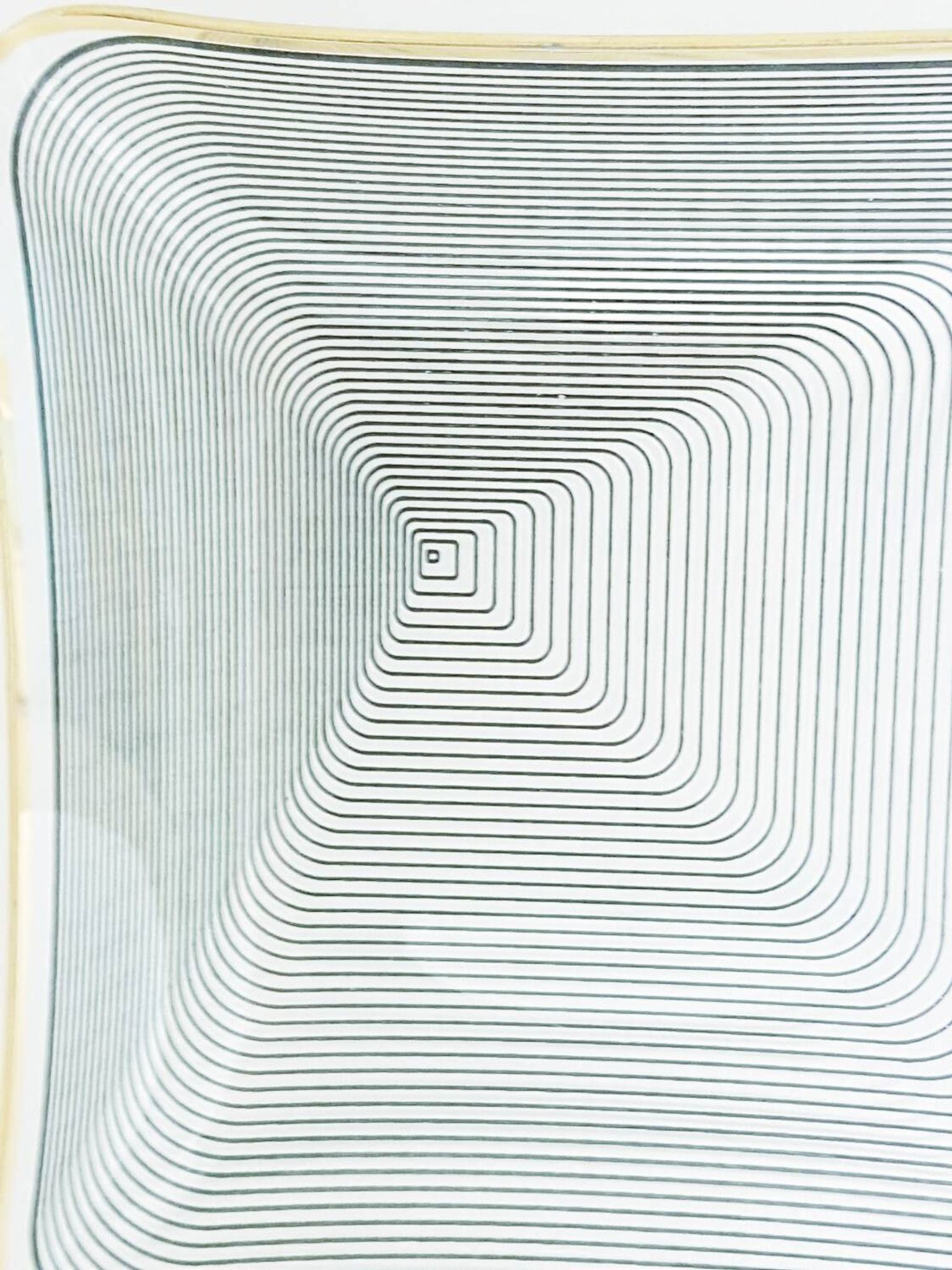 Plat op art en verre de Lausitzer