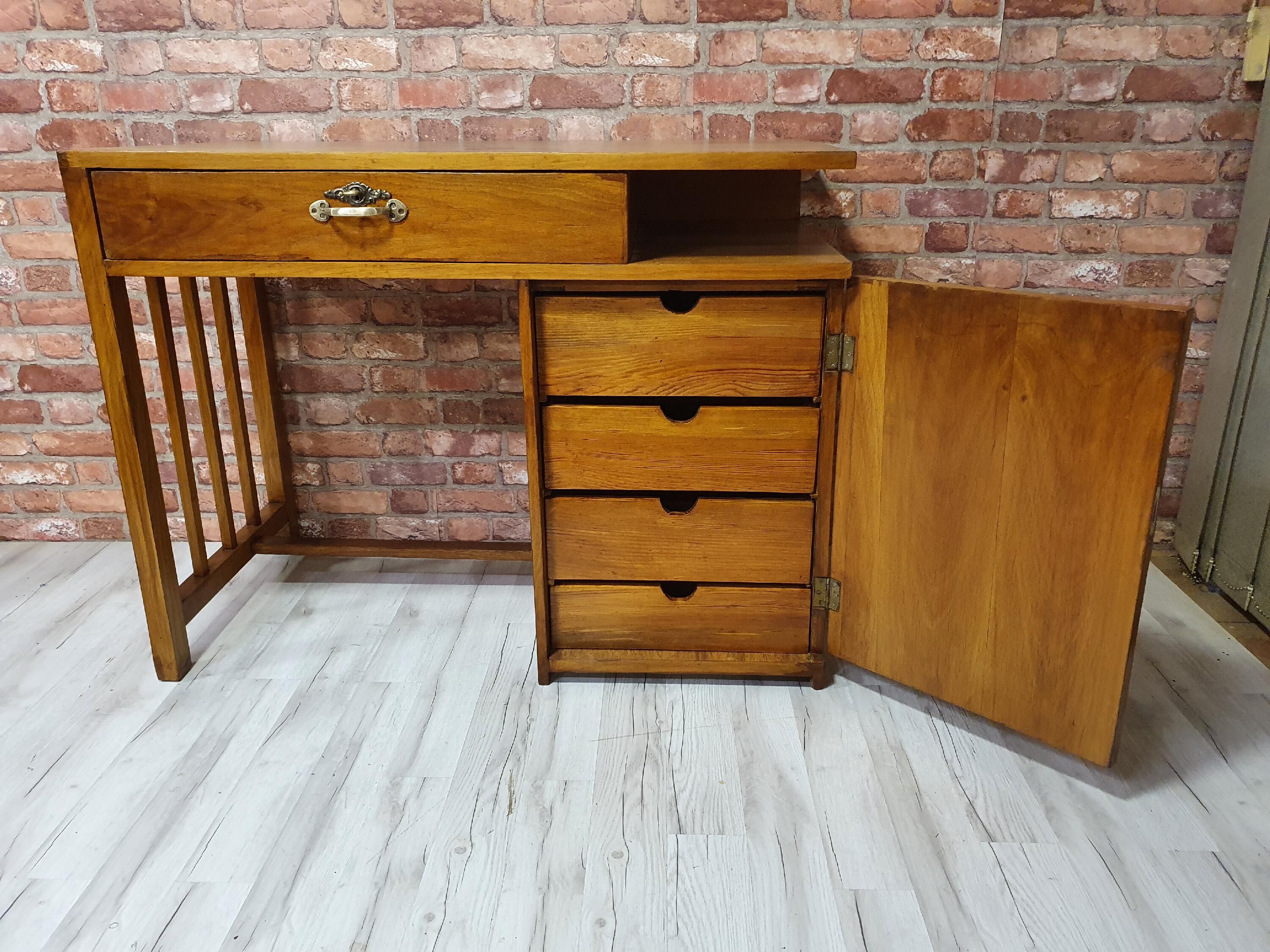 Retro desk, 1940s, after renovation