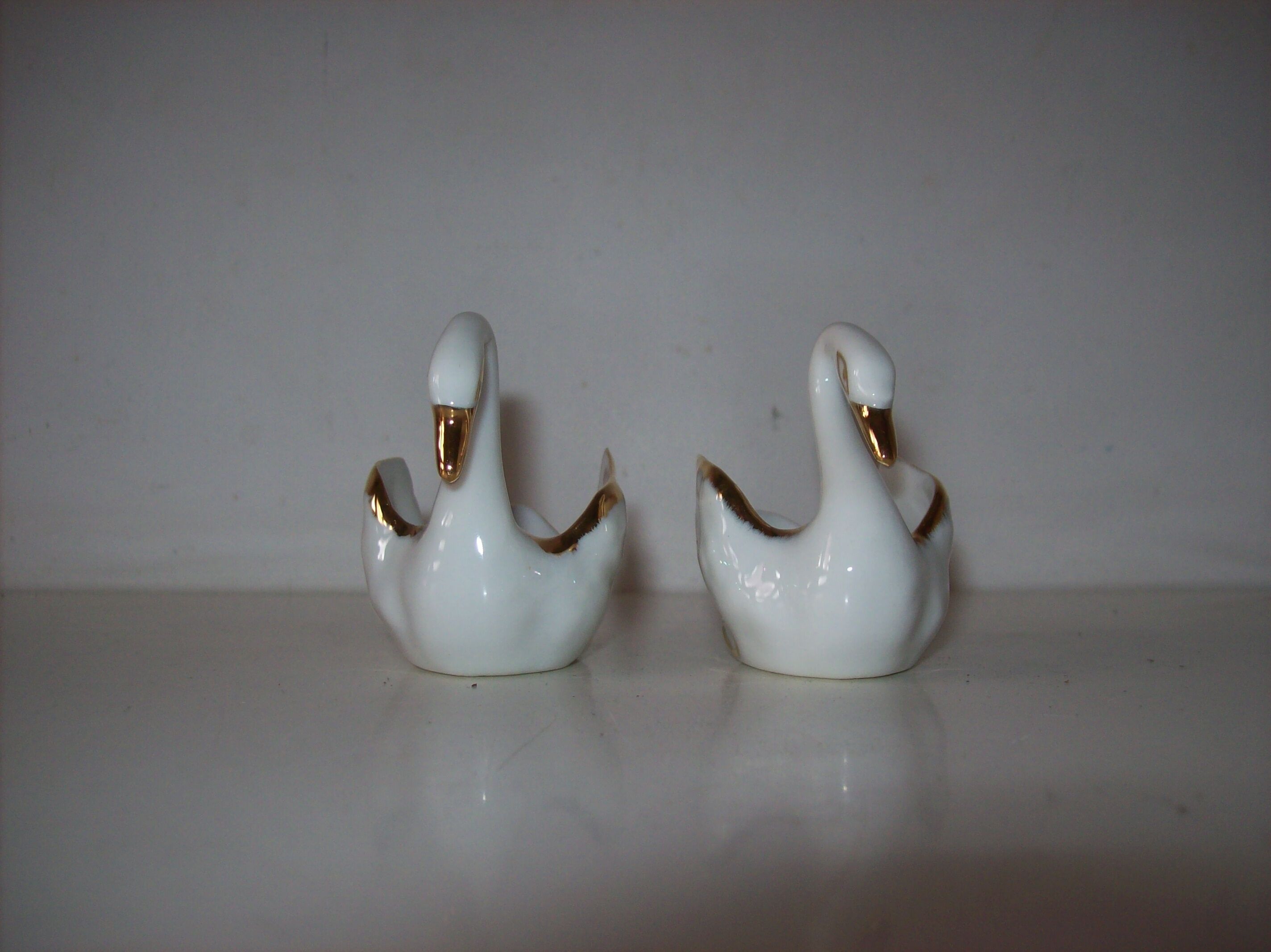 Swans salt and pepper