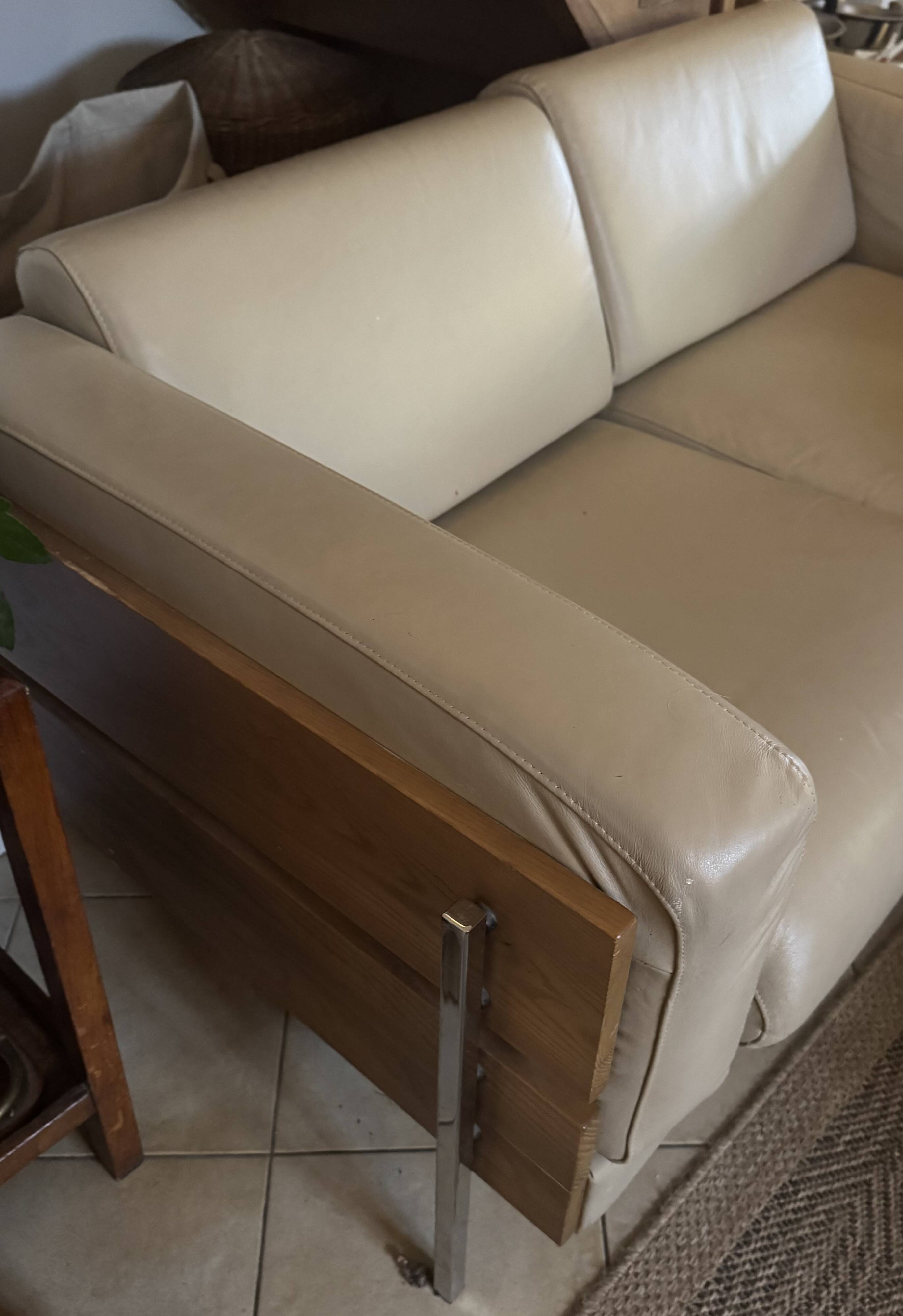 Canapé  2 places cuir Forum 11 de Robin Day  pour Habitat 2010