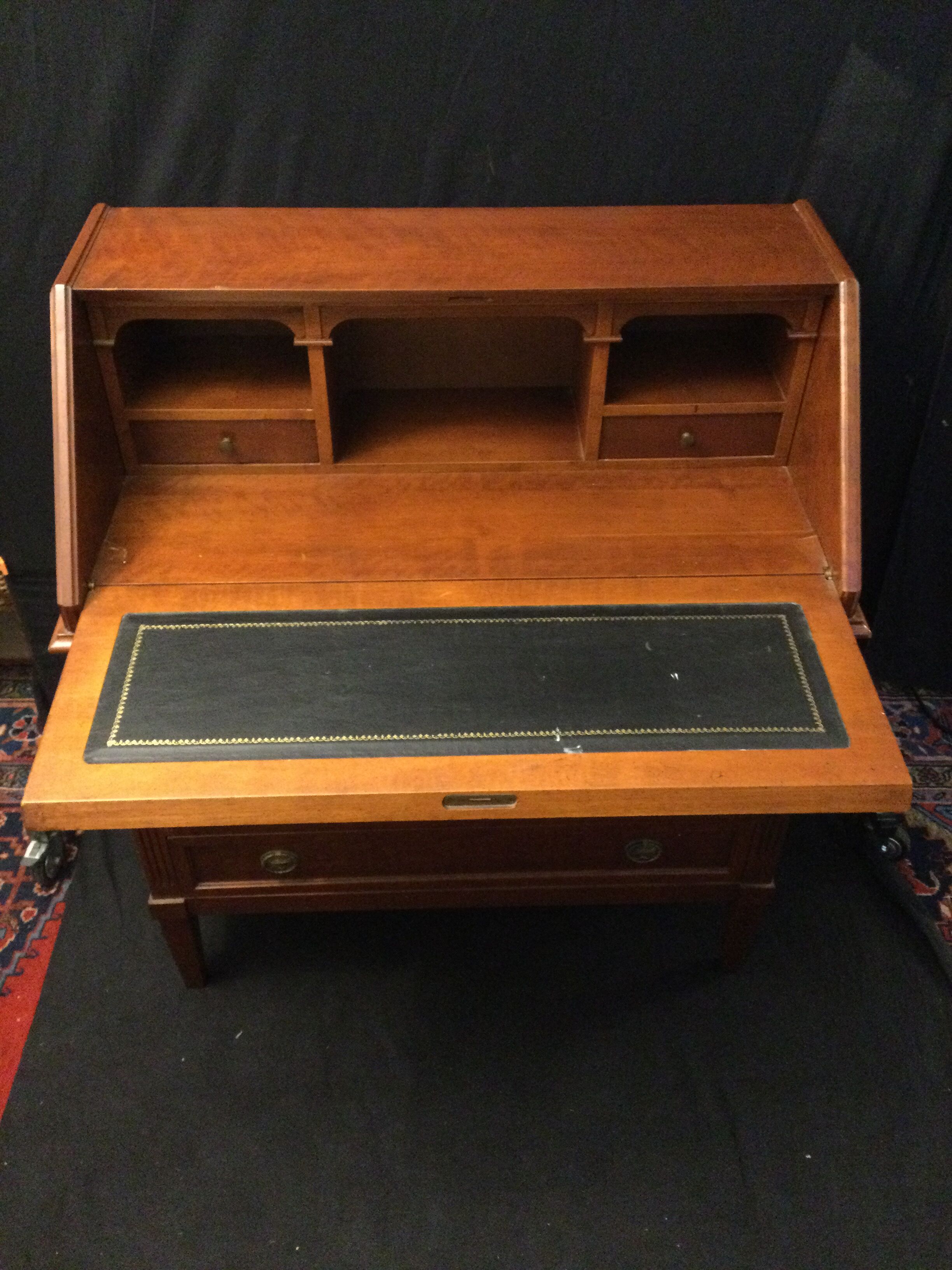 Writing desk in cherry