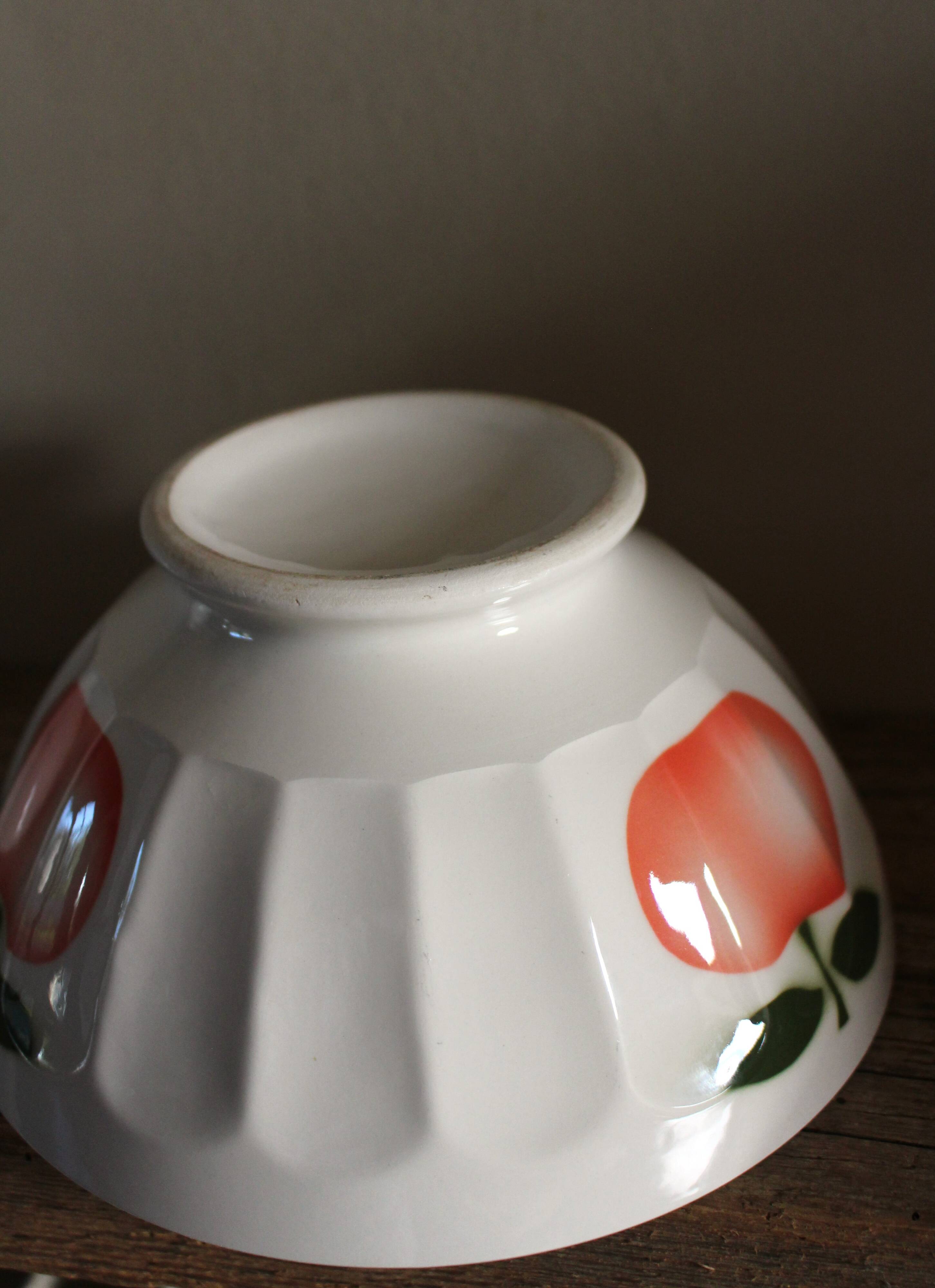 Large vintage apple ribbed footed bowl