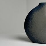 Porcelain vase by Benoît Montreau