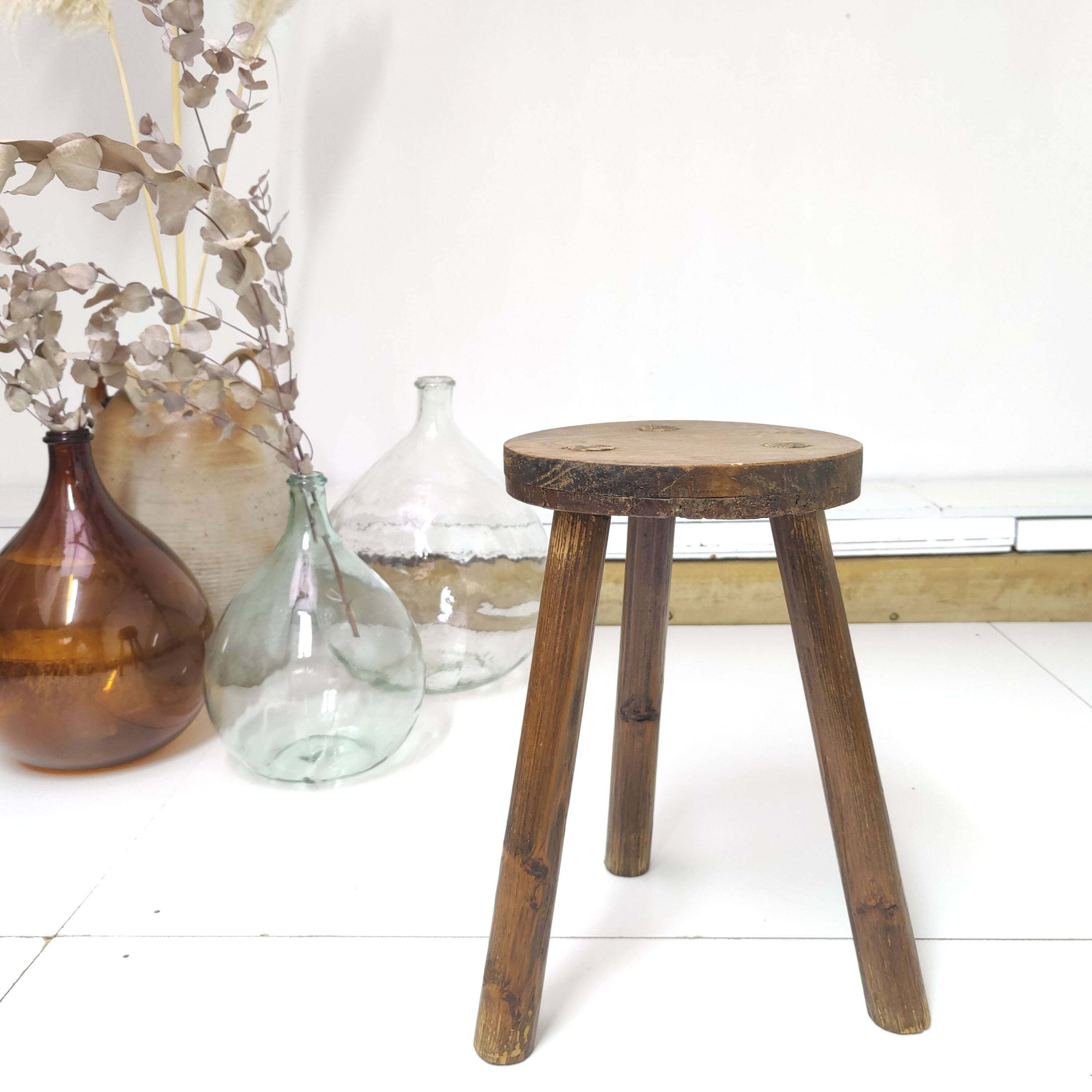Solid wood farmhouse tripod stool
