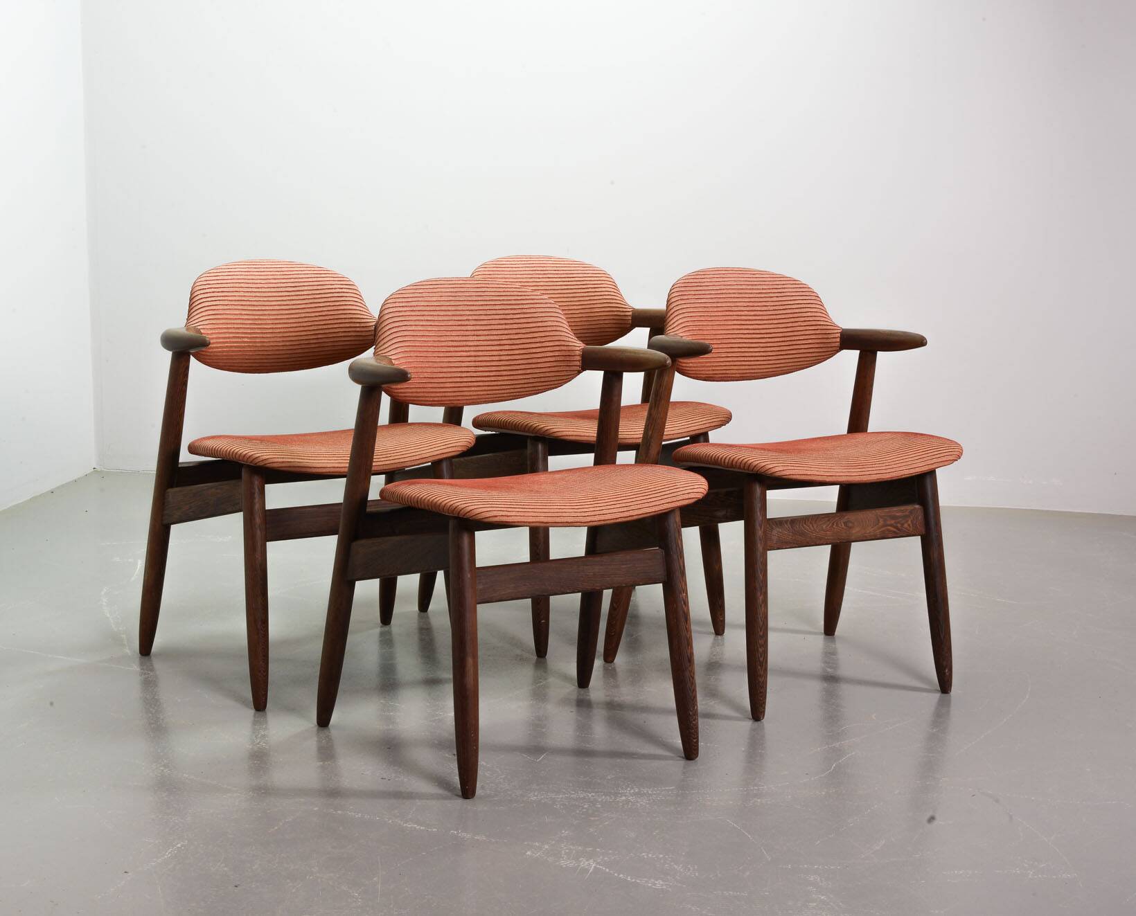 4 Wenge Cowhorn Tijsseling Dining Chairs with Stone Red Fabric, Hulmefa 60s