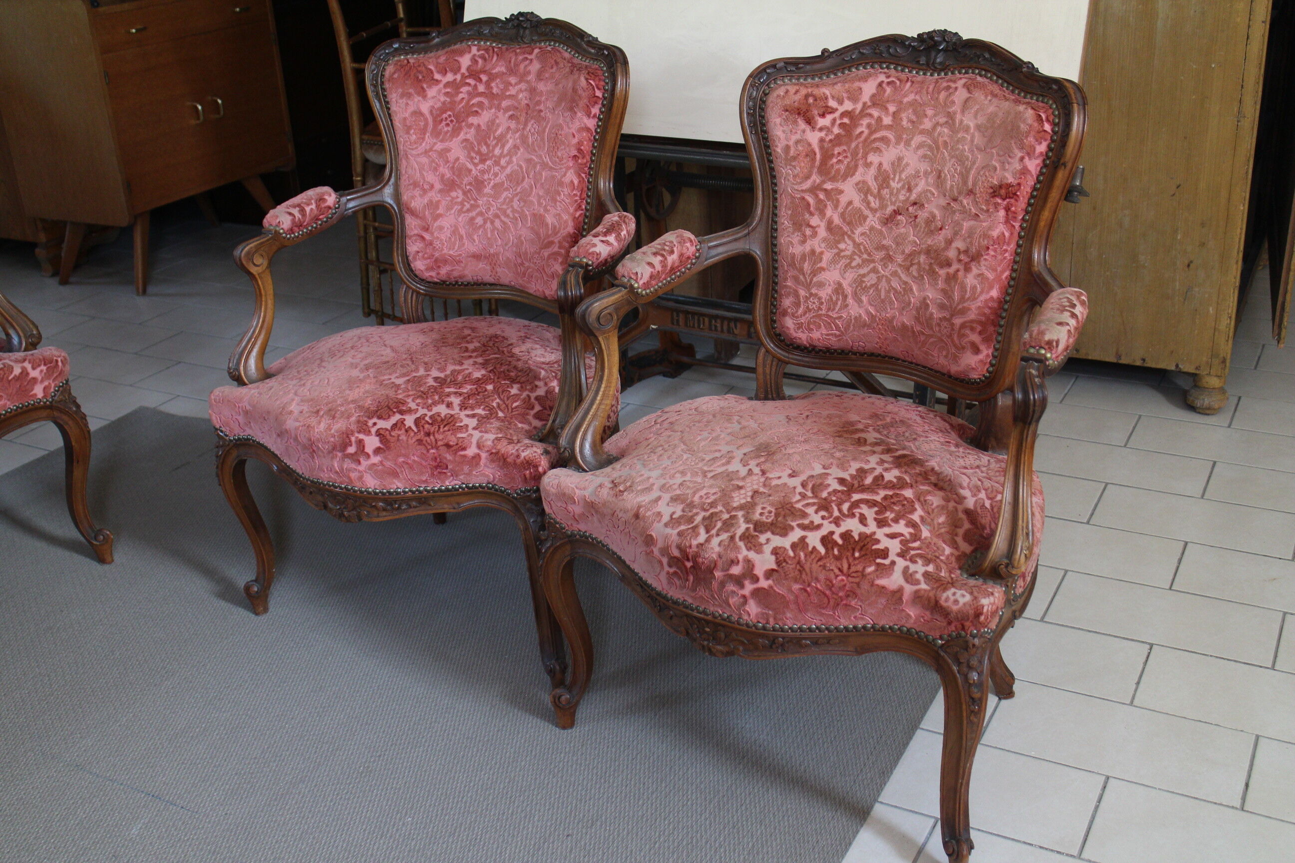 Louis XV style rocaille lounge, 4 armchairs and a bench seat
