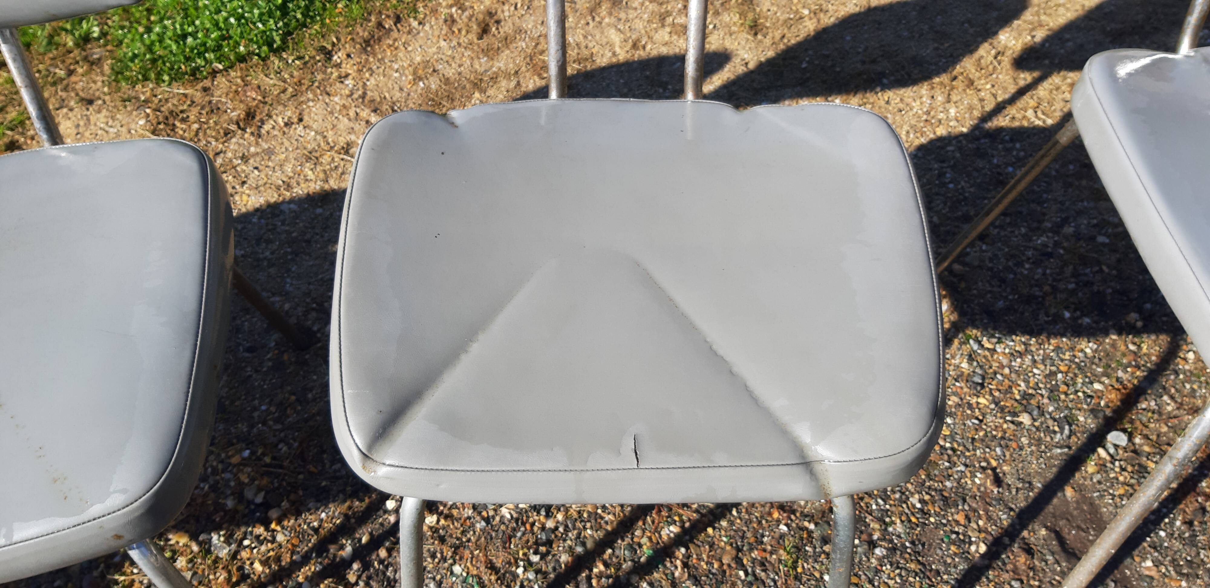 6 Pullman chairs