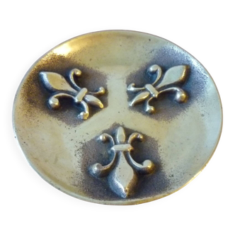 Bronze bowl decorated with fleur-de-lis