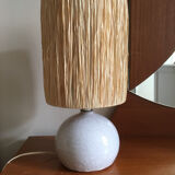 Ceramic table lamp and rafia