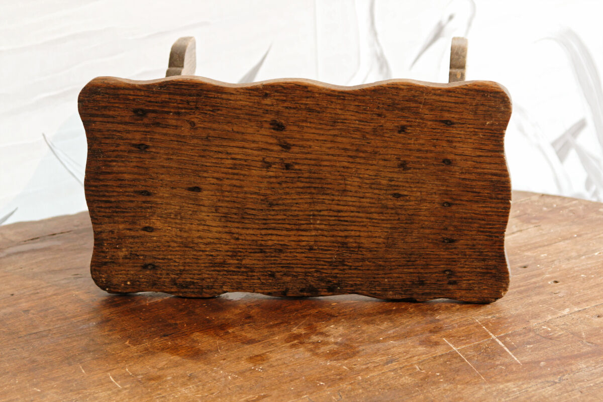 Marche pied en bois brut