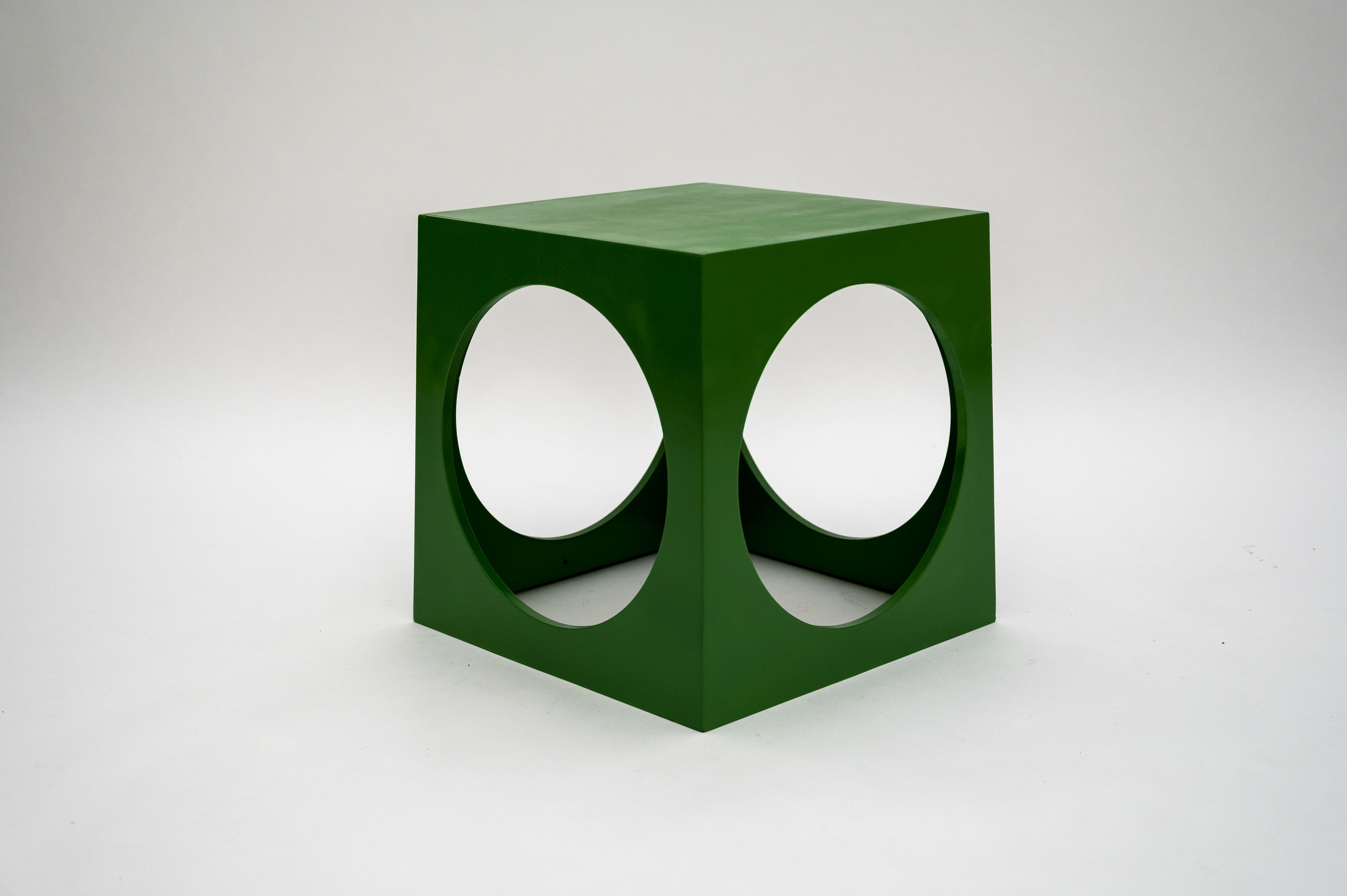 Seventie's graphical nesting tables