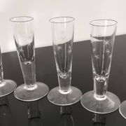 6 petites flutes anciennes en cristal soufflés à la main