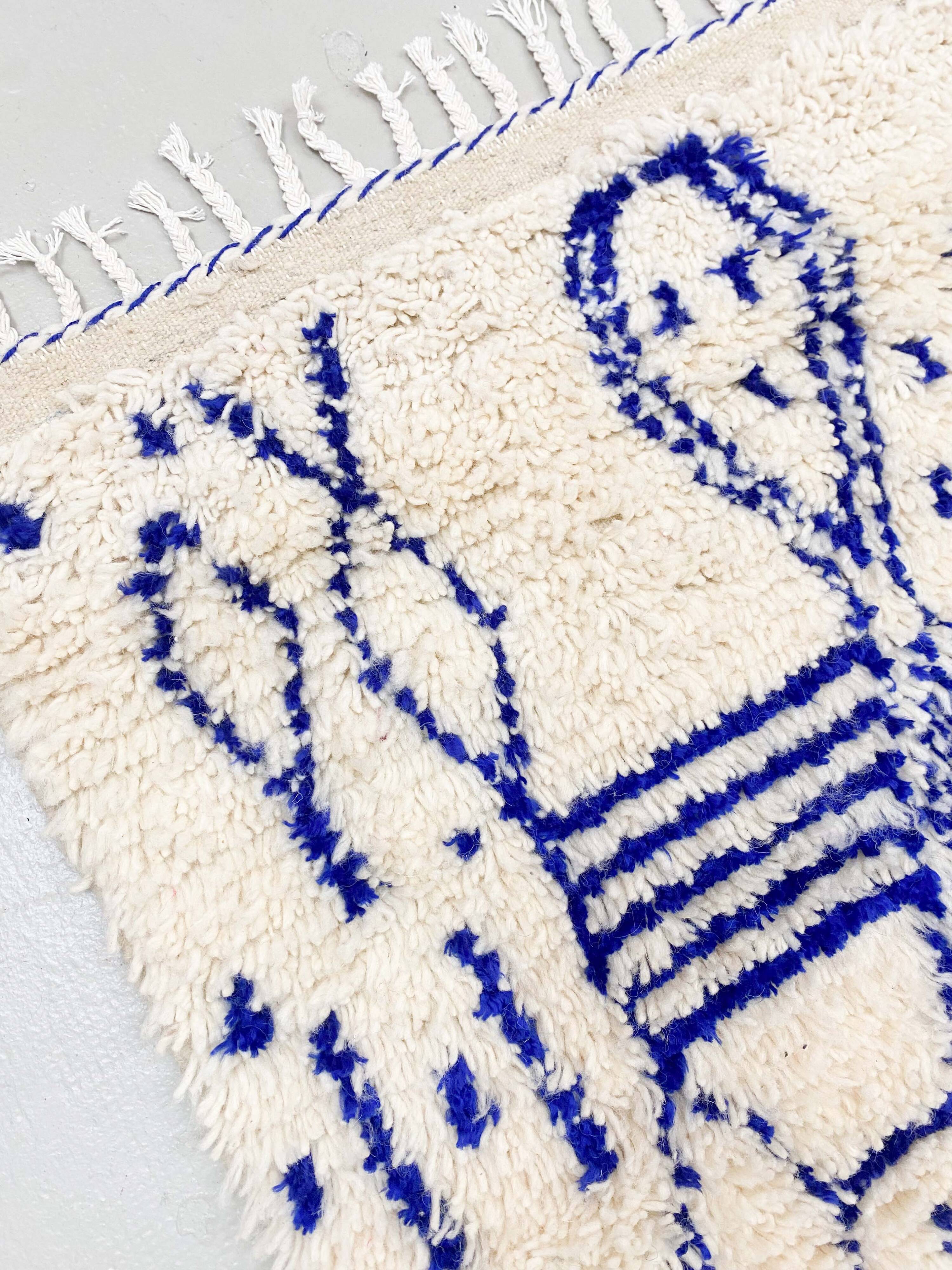Azilal Moroccan Berber rug with majorelle blue patterns 1.40x0.92m