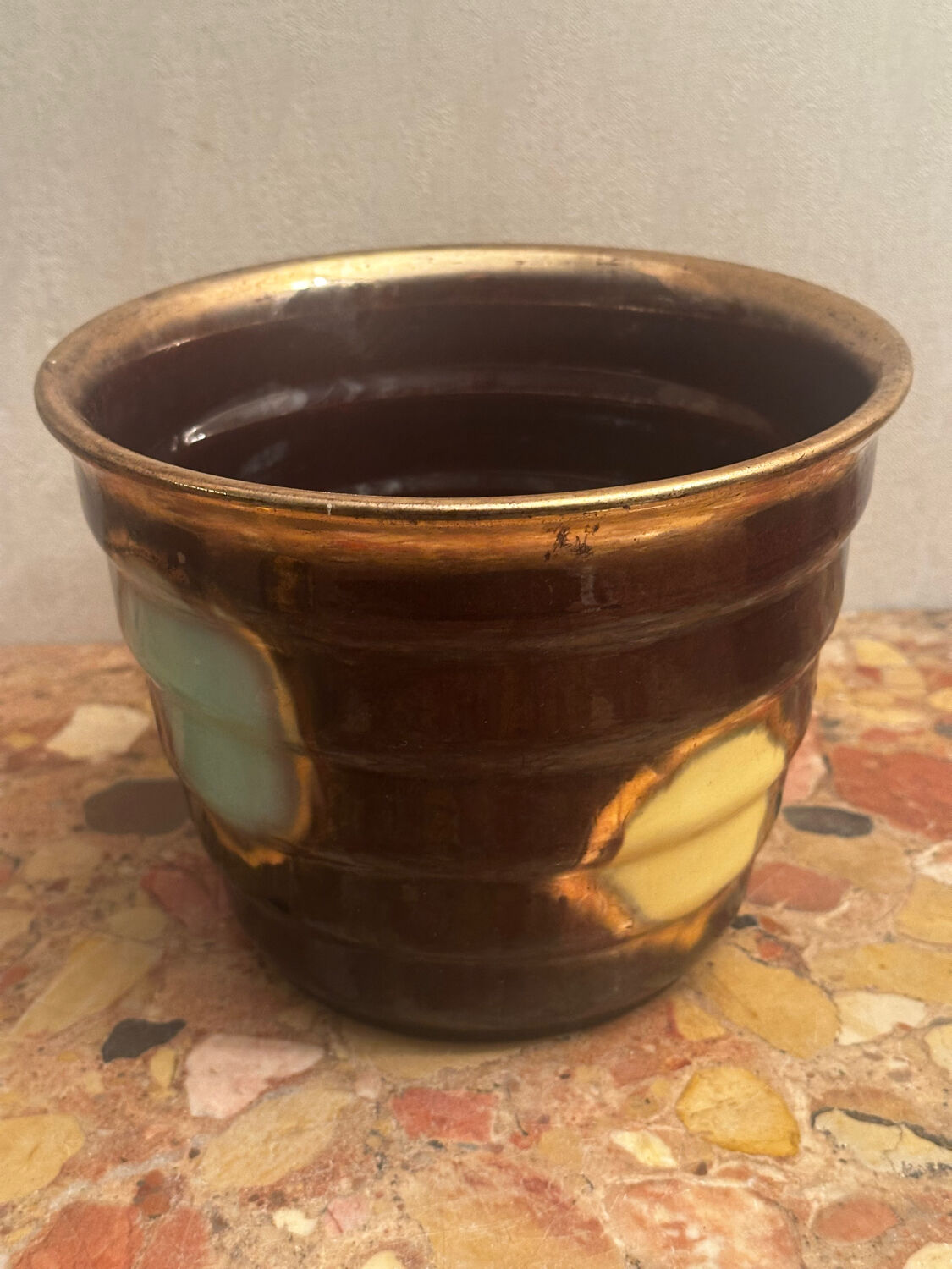 Vintage ribbed ceramic cache pot