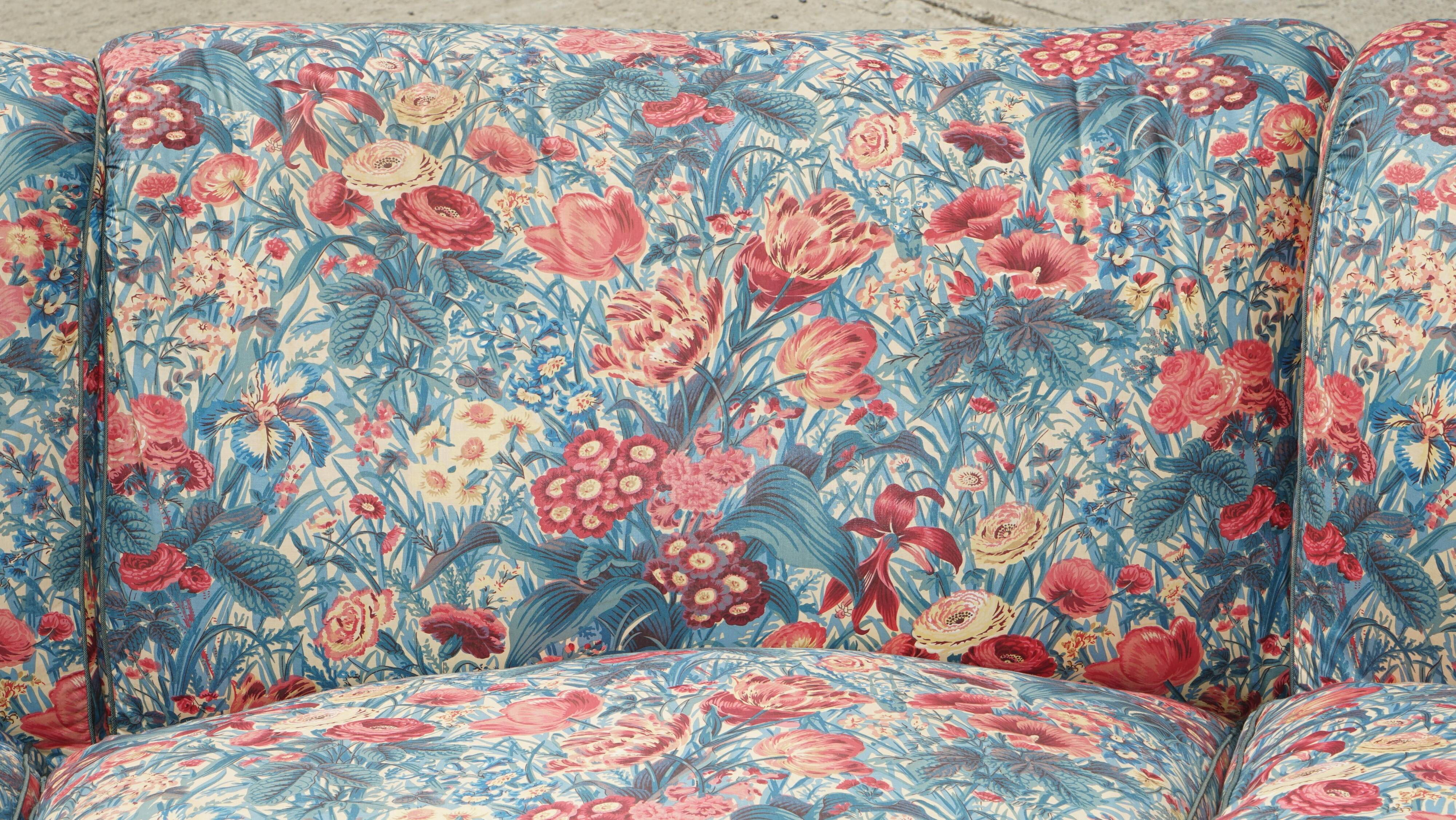 Vintage Howard & Son's London Bridgewater 5-seater fabric corner sofa.