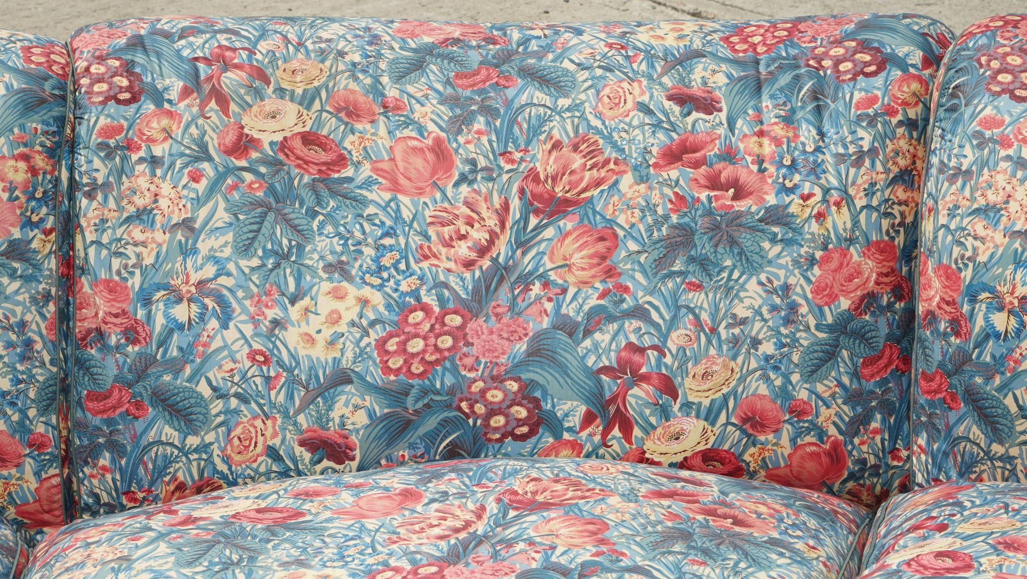 Vintage Howard & Son's London Bridgewater 5-seater fabric corner sofa.